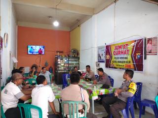 Menuju Pemilu Damai 2023 2024 Kapolsek Keritang Lakukan Kegiatan Jumat Curhat